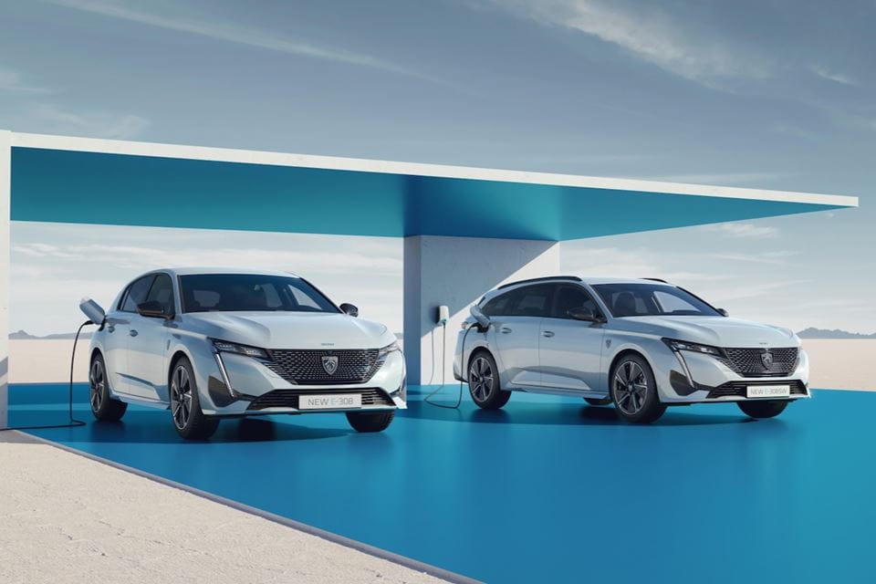 Design et technologie : Opel Astra Electric vs Peugeot E-308
