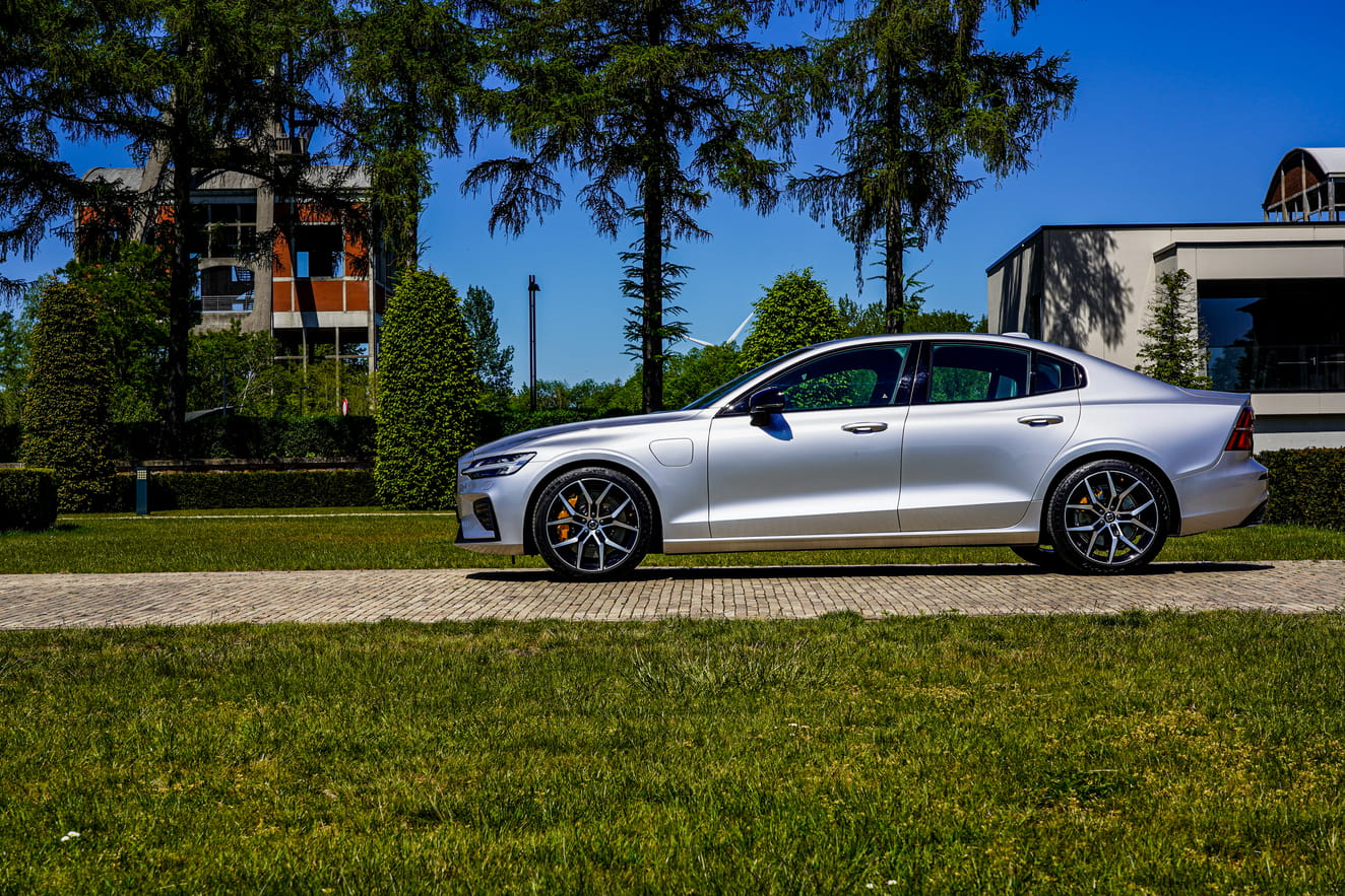 Volvo-S60T8PE-2021-review-1