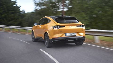 Ford-MustangMachEGT-2022-review-2