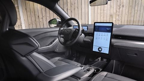 Ford-MustangMachEGT-2022-review-3