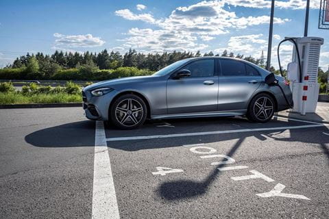 Mercedes-C300e-review-1