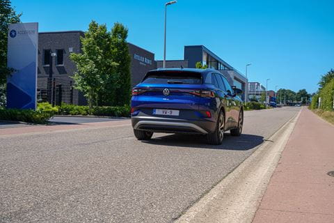 VW-ID4-2021-review-2