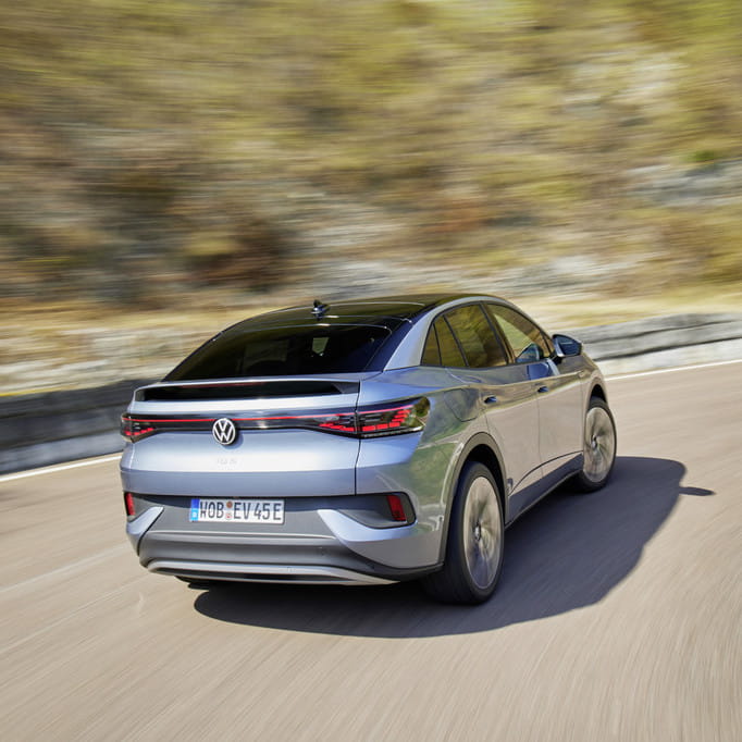 DB2022AU00263_small_crop