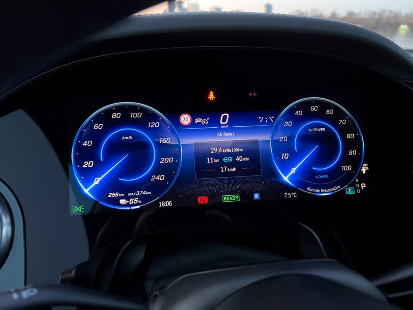Mercedes_EQS_504