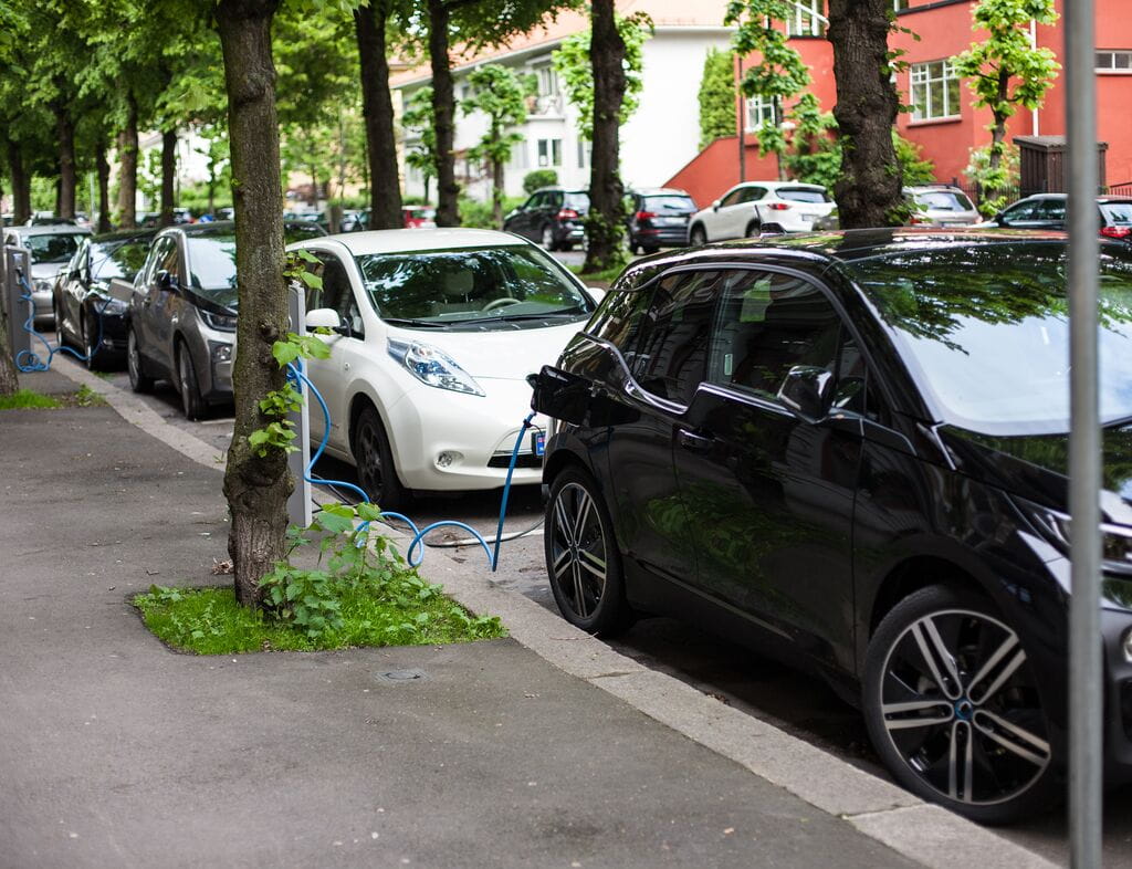 Solving the EV charging challenges of onstreet parking LeasePlan