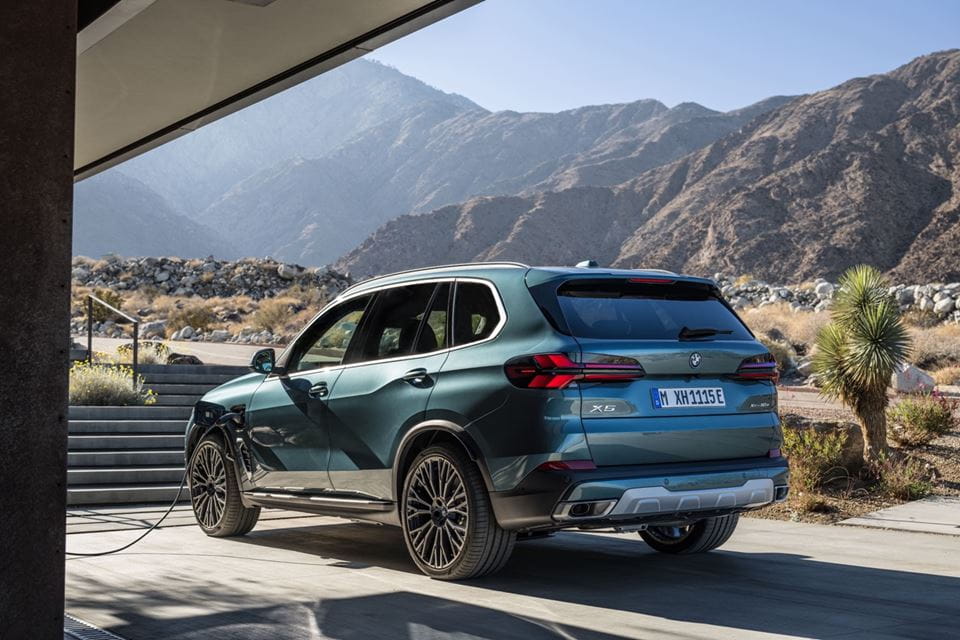X5 xDrive50e with more power and driving range