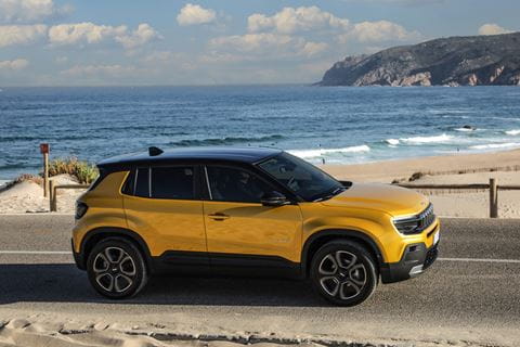 Paragraph-Jeep-Avenger-side