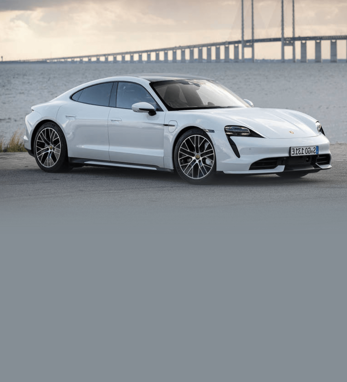 Spotlight  Porsche Taycan2x