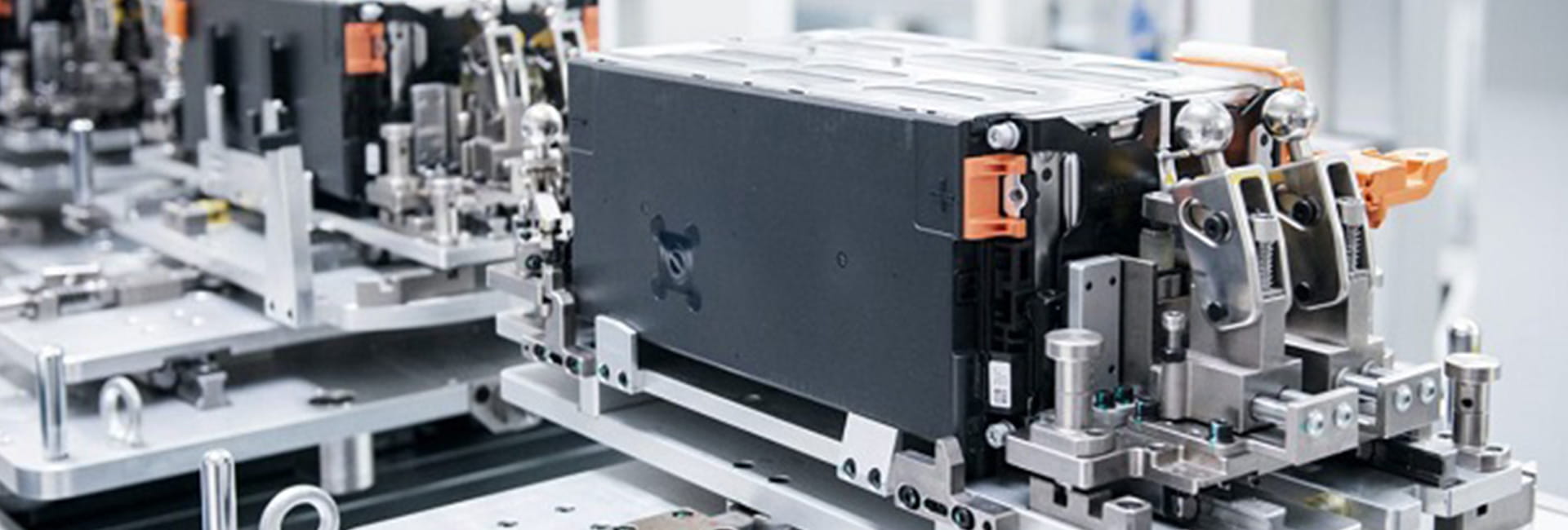 nuovo-materiale-batterie-auto-elettriche-ricarica-ultrarapida