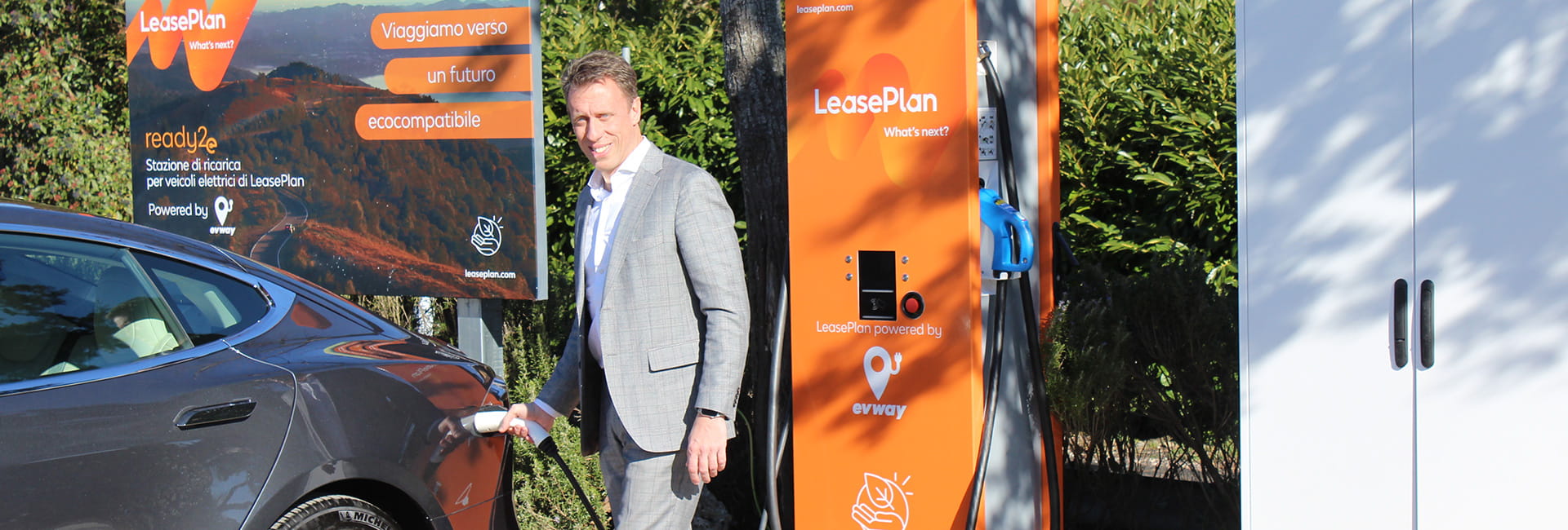 header-ready2e_stazioni-ricarica-LeasePlan_EV