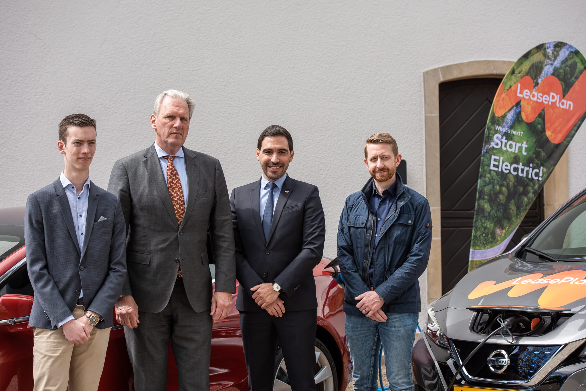 Ambassade Pays-Bas - Borne de charge