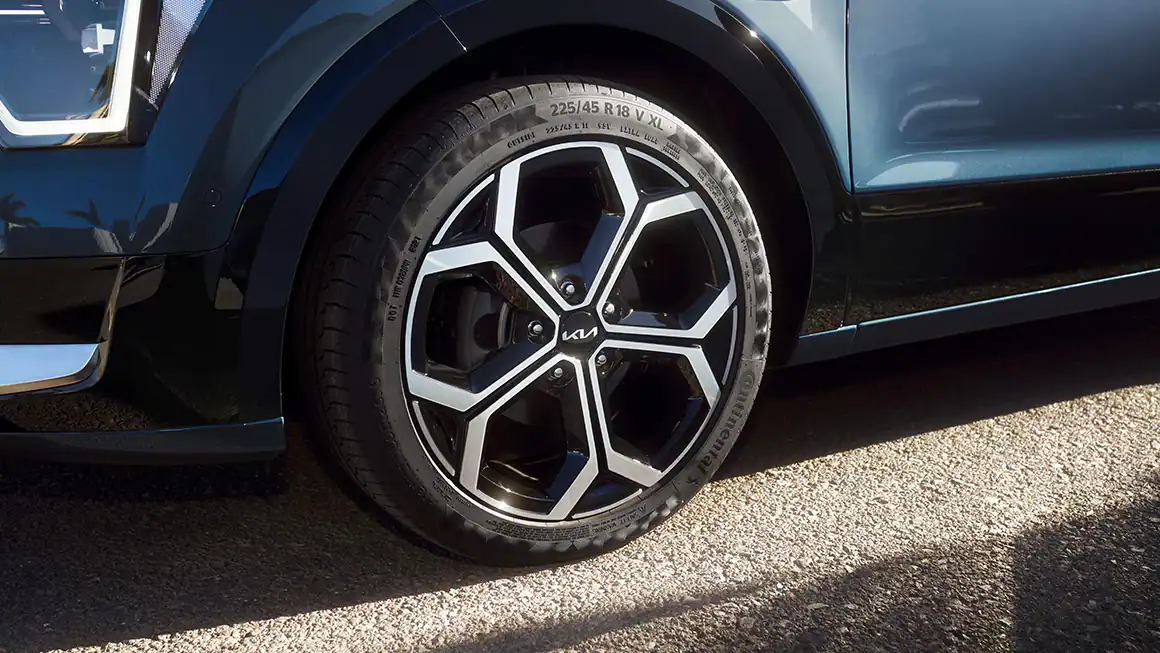 kia-niro-phev-my23-exterior-18inch-wheels