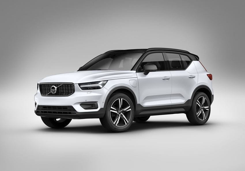 265574_XC40_Recharge_Plug-In_Hybrid_in_Crystal_White_Pearl