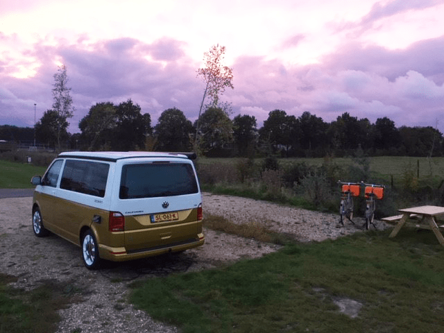 "Ik kon 't niet geloven.... dat ik samen met mijn vriendin een camperweekend had gewonnen. Maar het bleek echt zo te zijn, wat een geluksvogels!"