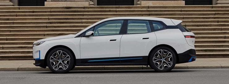 BMW iX lateral