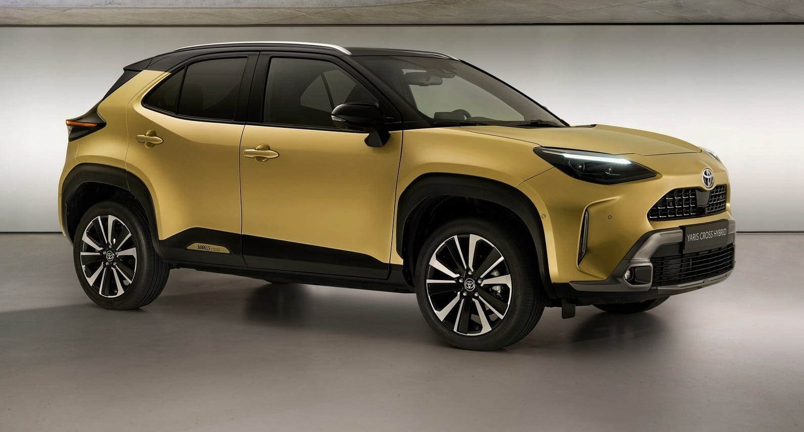 Toyota Yaris Cross lateral