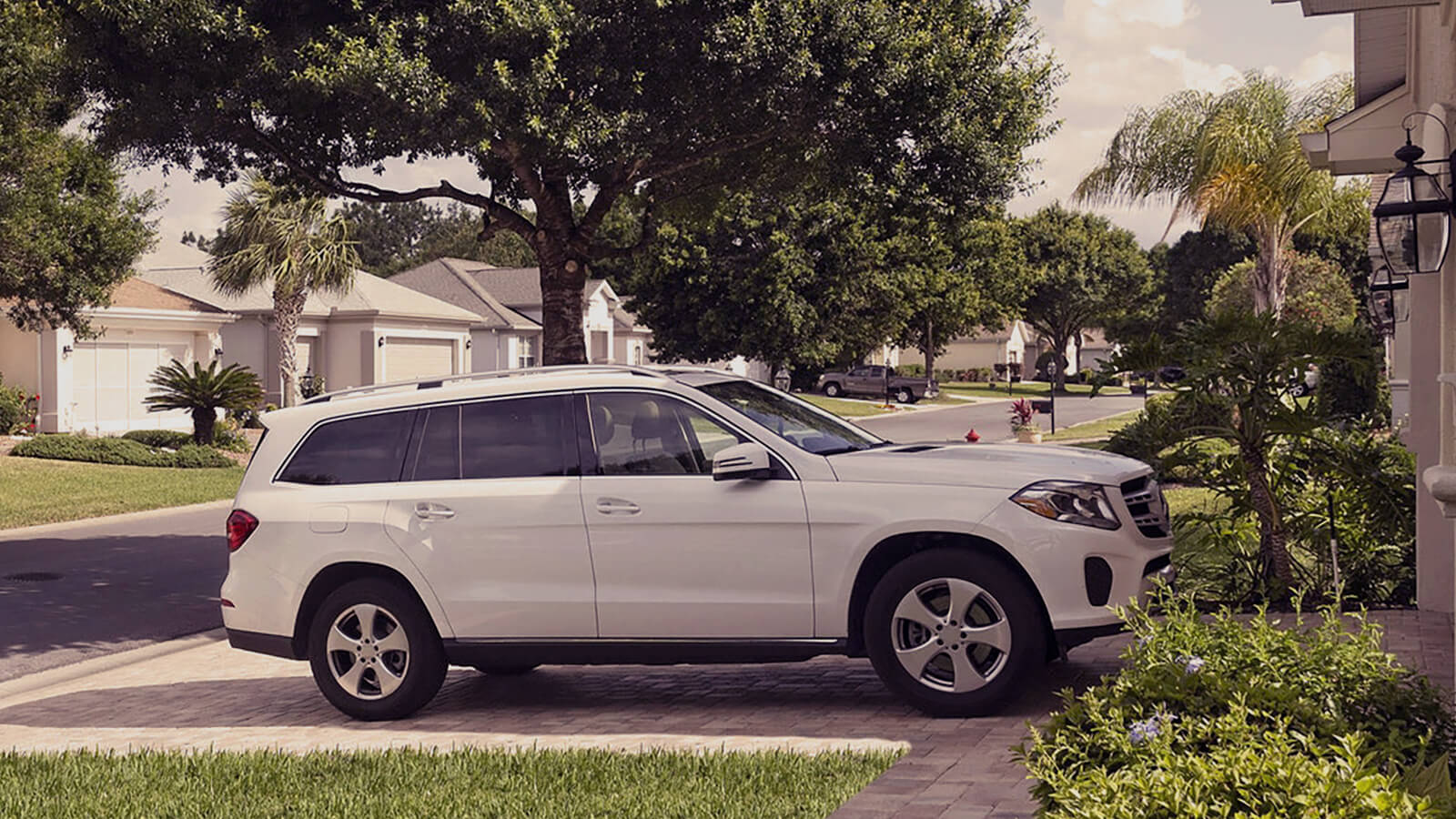 car-parked-in-driveway