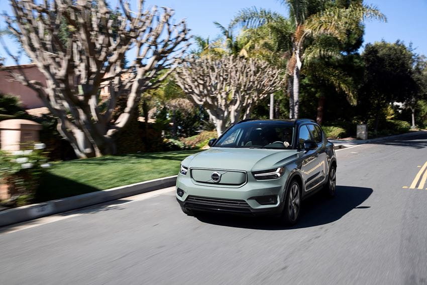 Volvo_XC40