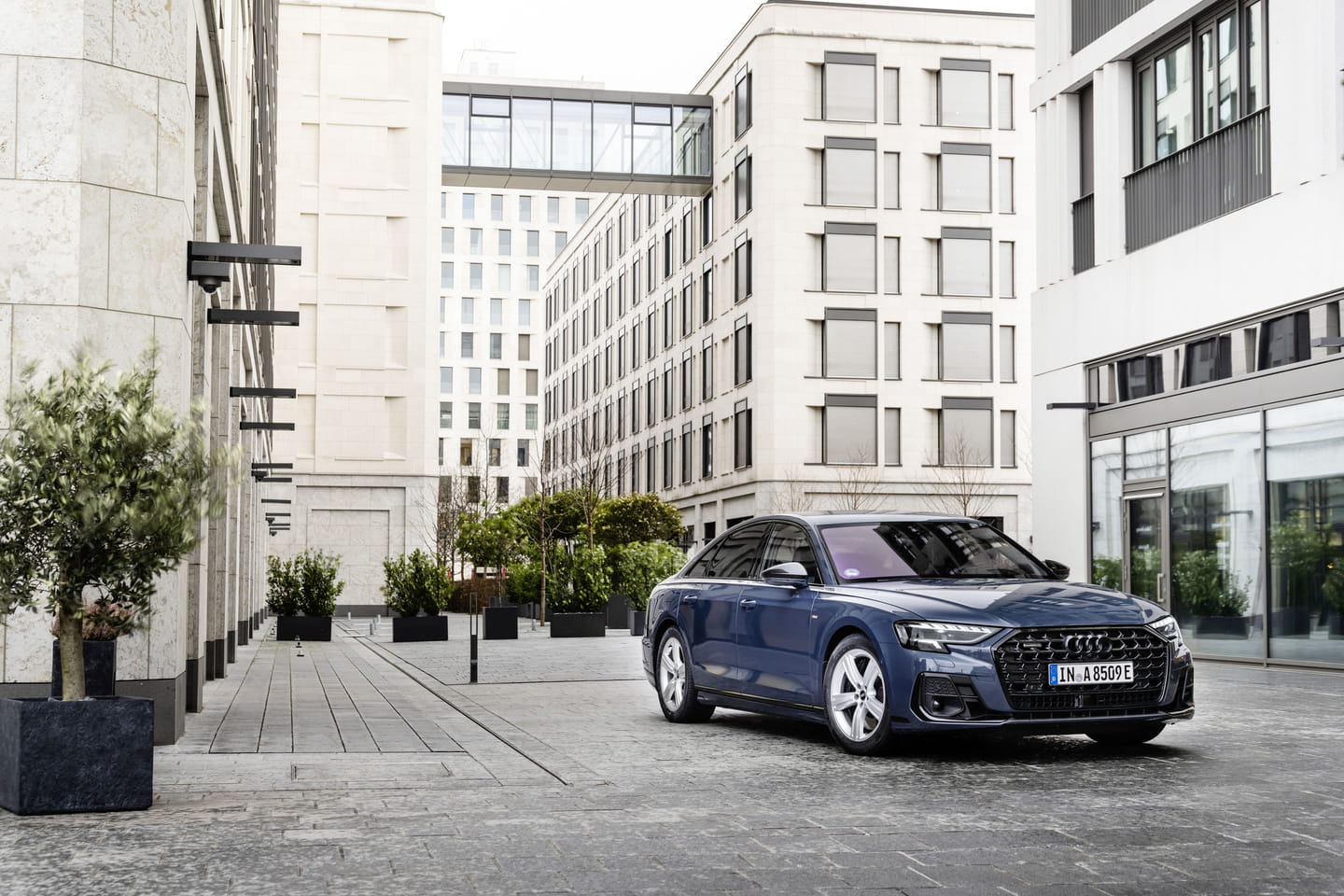 Audi-A860TFSIe-2022-review-1
