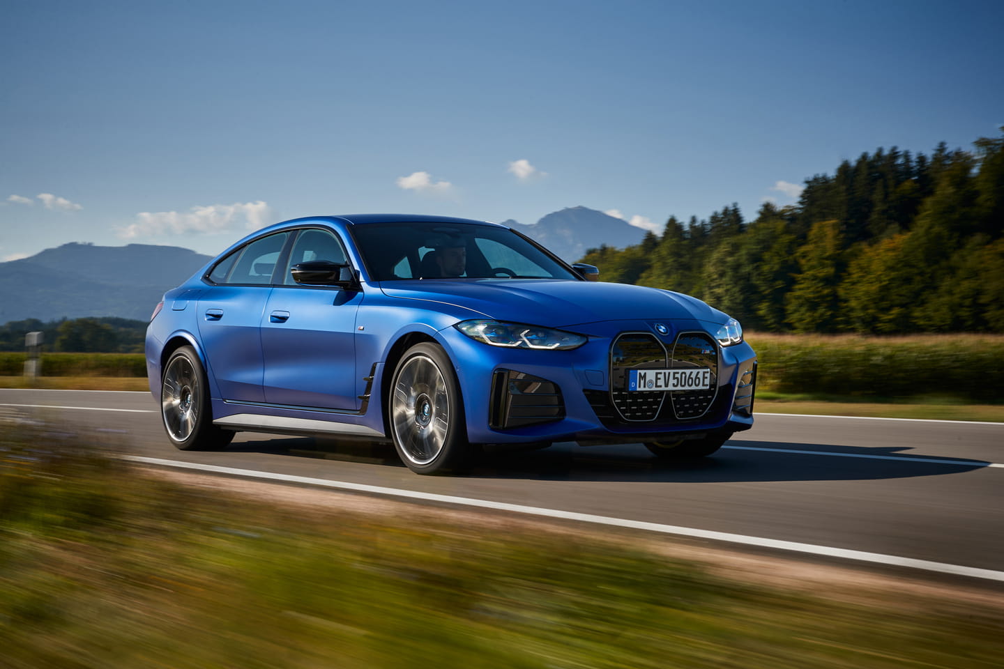BMW-i4-2022-review-1