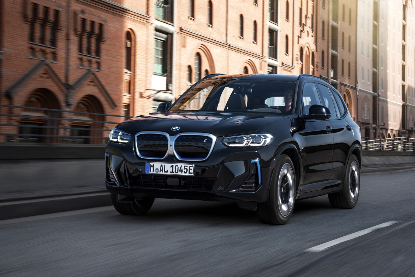 BMW-iX3-FL-2022-review-1